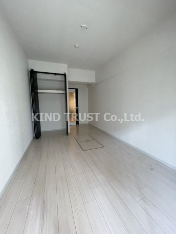 CITY SPIRE北梅田の居間・リビング|ゆったりとしたリビングです