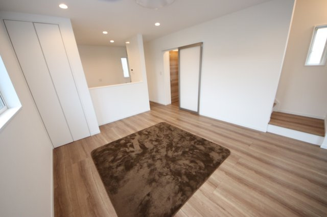 【居間・リビング】 | 浦和区元町１丁目16-8(Ｃ号棟)新築一戸建て | 撮影日 2025年1月6日12:30 曇り