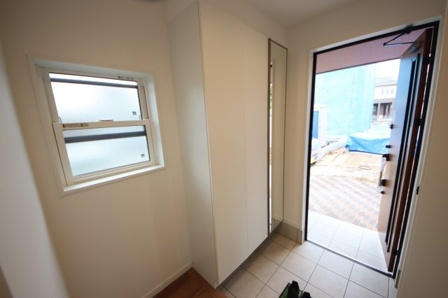 【玄関】 | 浦和区元町１丁目16-8(Ｃ号棟)新築一戸建て | 撮影日 2025年1月6日12:30 曇り