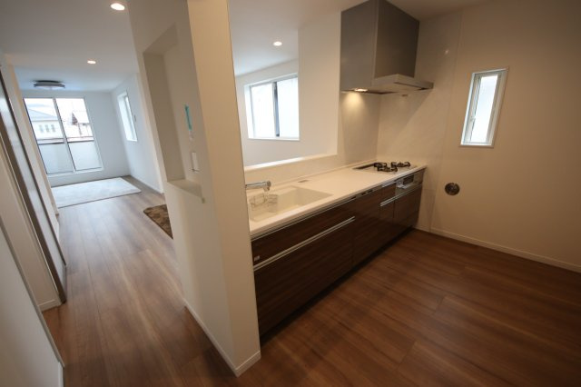 【キッチン】 | 浦和区元町１丁目16-8(Ｃ号棟)新築一戸建て | 撮影日 2025年1月6日12:30 曇り