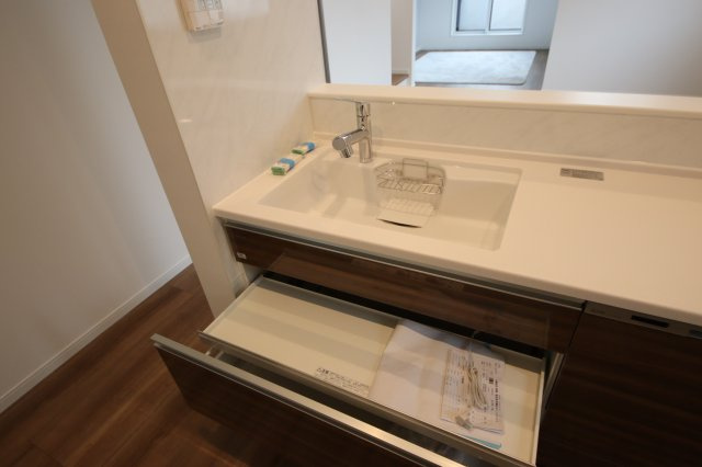 【キッチン】 | 浦和区元町１丁目16-8(Ｃ号棟)新築一戸建て | 撮影日 2025年1月6日12:30 曇り