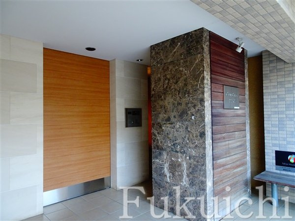 コージーコート学芸大学のエントランス