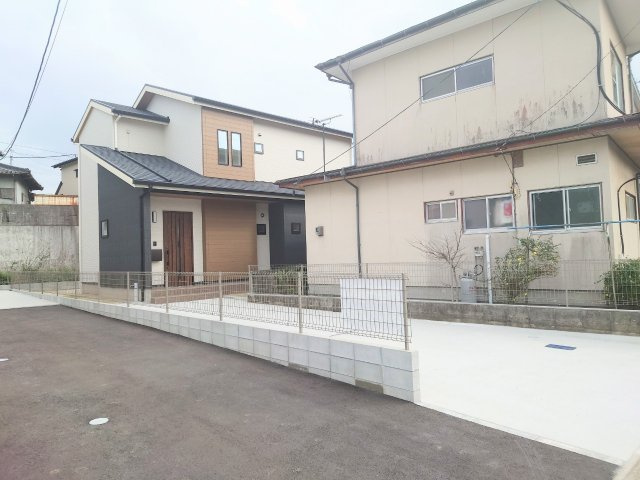 【Luminous－ルミナス－】－フタバホームー小倉南区長尾4丁目　【小倉南区　新築戸建て】の外観|縦列駐車ですが2台停めれます♪　【小倉南区　新築戸建て】