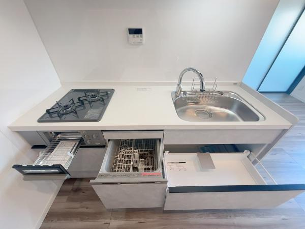 【キッチン】 | ライオンズマンション上馬 | 浄水器付きです♪
広い作業スペースは、お料理がはかどります♪