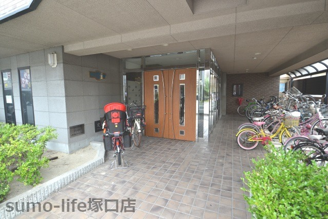 タッチ塚口のエントランス