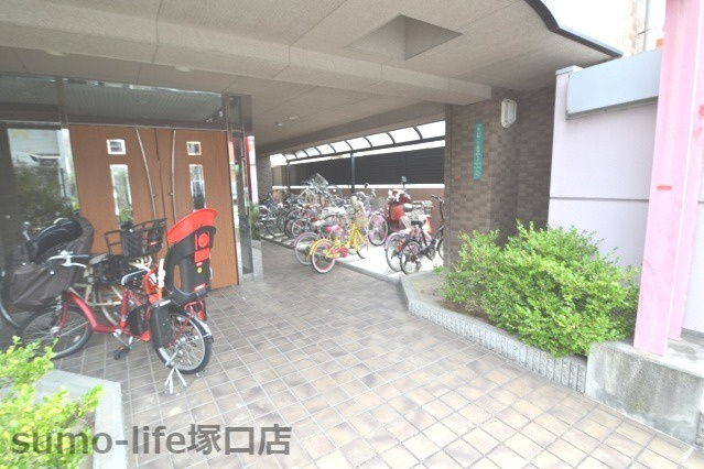 タッチ塚口のロビー