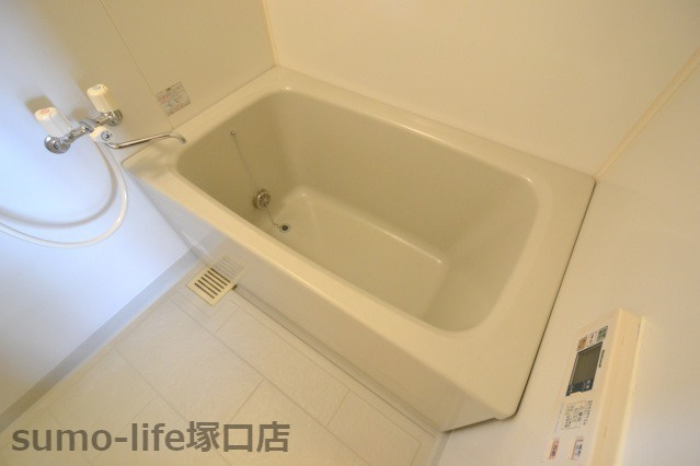 タッチ塚口の浴室