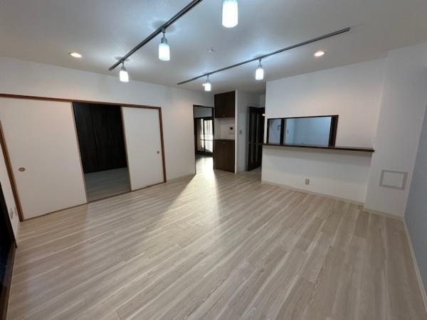 【居間・リビング】 | ダイアパレス枚方山田池公園