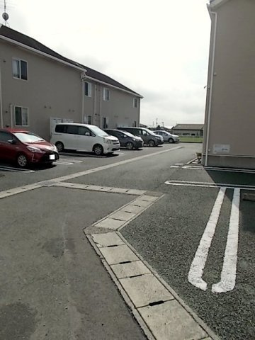 エヴァーグリーン・サウスの駐車場