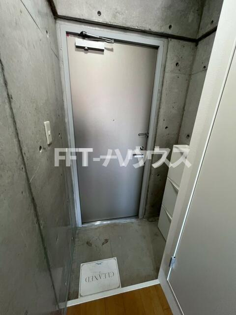 プラージュ新検見川の玄関