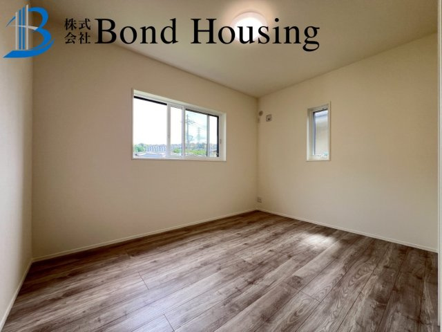 南西向きで日当たり良好　タマホーム施工　金ケ崎　3号棟の洋室