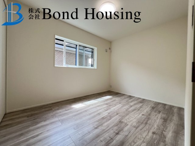 南西向きで日当たり良好　タマホーム施工　金ケ崎　3号棟の洋室