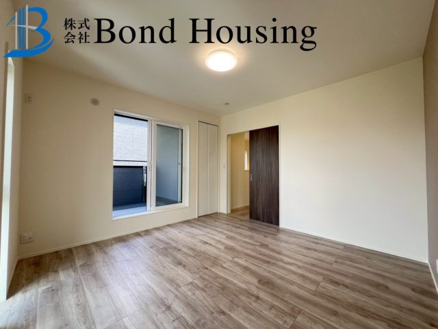 南西向きで日当たり良好　タマホーム施工　金ケ崎　3号棟の洋室