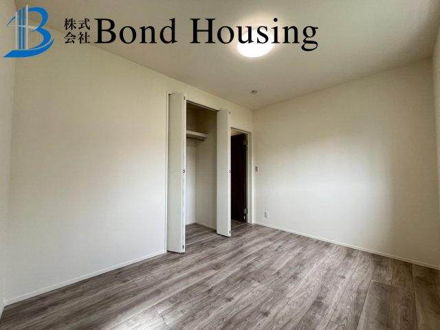 南西向きで日当たり良好　タマホーム施工　金ケ崎　3号棟の洋室