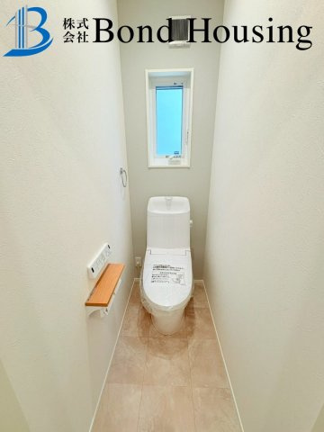 南西向きで日当たり良好　タマホーム施工　金ケ崎　3号棟のトイレ