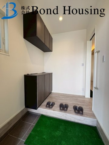 南西向きで日当たり良好　タマホーム施工　金ケ崎　3号棟の玄関