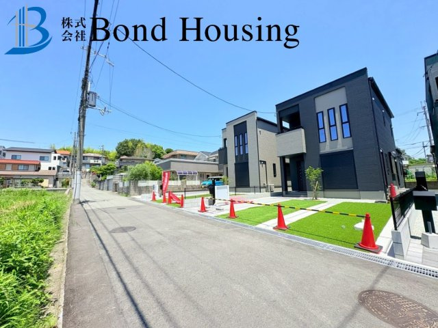 長期優良住宅　上級グレードの建売住宅　金ケ崎　2号棟の前面道路含む現地写真