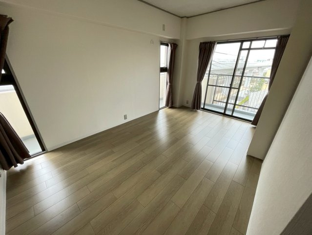 住吉川アーバンライフの居間・リビング