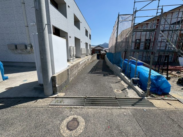 ーBloomーブルームー小倉南区上葛原2丁目1期　【小倉南区　新築戸建て】の前面道路含む現地写真|現地撮影　2025,4,7　ーBloomーブルームー小倉南区上葛原2丁目1期　【小倉南区　新築戸建て】