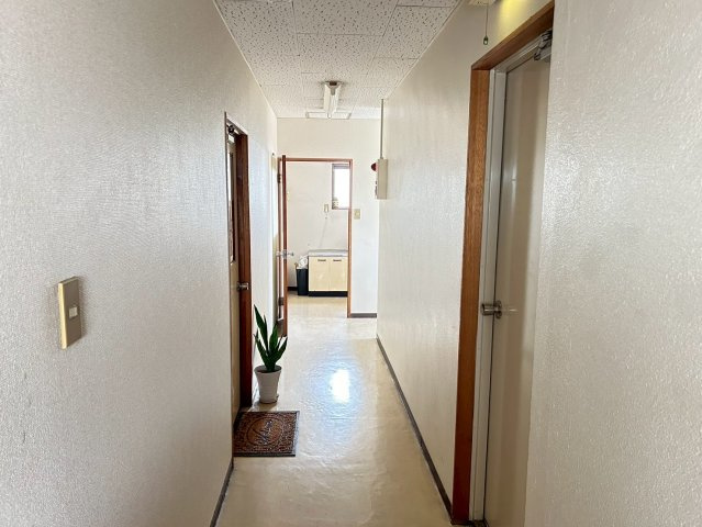 丸長ビルの内装