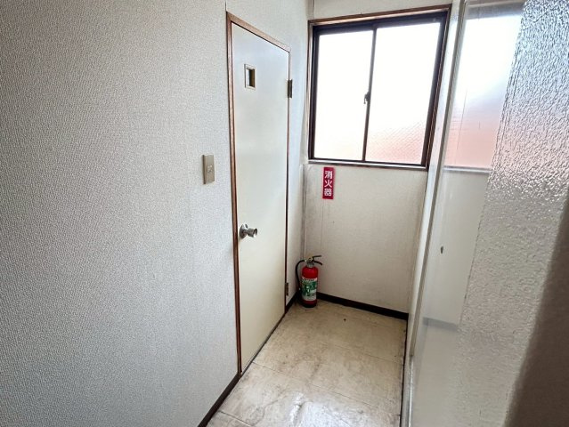 丸長ビルの内装