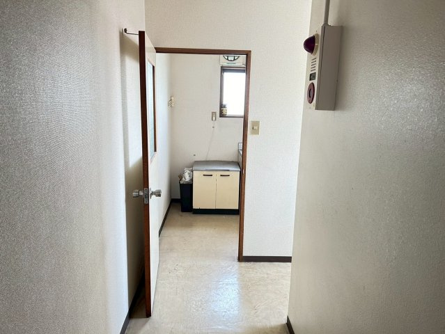 丸長ビルの内装