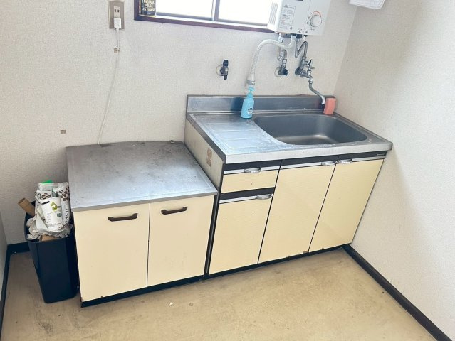 丸長ビルのキッチン