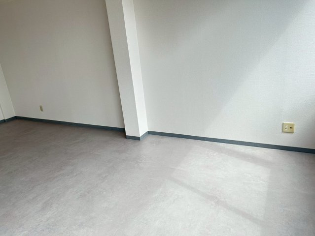 丸長ビルの内装