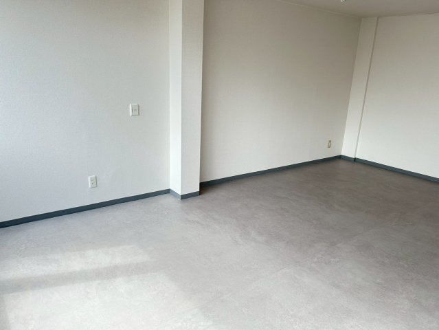 丸長ビルの内装