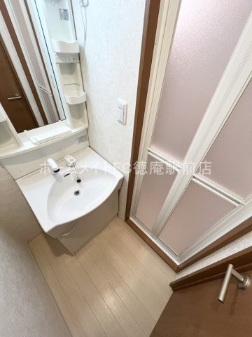 東大阪市徳庵本町の賃貸マンションの洗面所