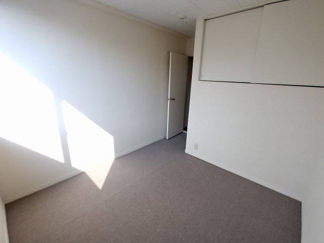 レオパレスあかし大久保弐番館の居間・リビング