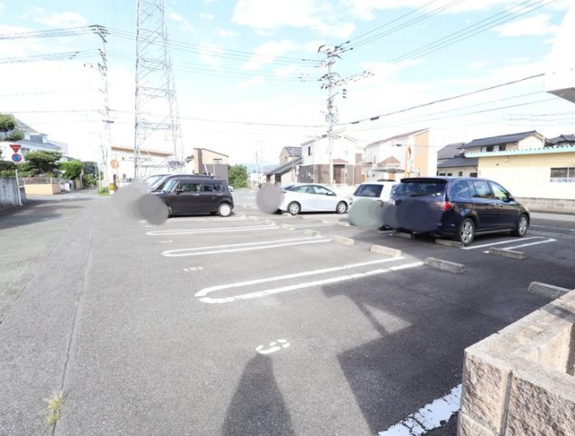 熊本市東区東野４丁目のアパートの駐車場