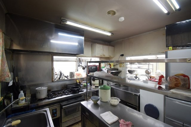 【キッチン】 | 大室高原別荘地　売ペンション