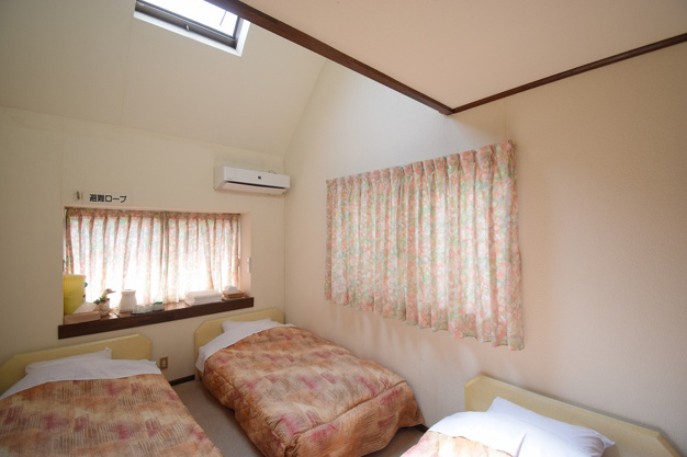 【寝室】 | 大室高原別荘地　売ペンション