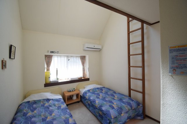 【寝室】 | 大室高原別荘地　売ペンション