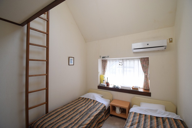【寝室】 | 大室高原別荘地　売ペンション