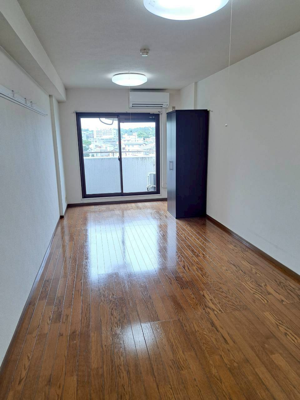 ホワイトプラザ西堀の居間・リビング