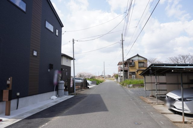 越谷市大成町 新築戸建の前面道路含む現地写真