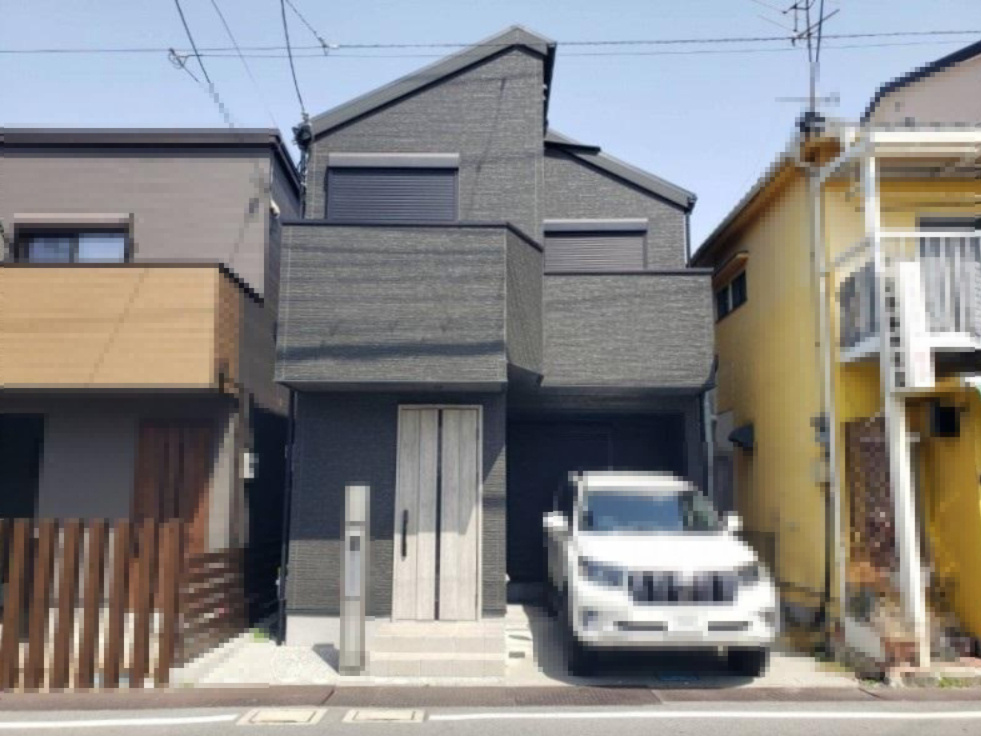 中野本町　中古一戸建ての駐車場|ビルドインガレージ
■物件内覧・資金計画相談・住宅ローン相談、リフォーム相談、お問合せ受付中■
※当日・翌日のご内覧、ご相談はお電話でのお問合せがスムーズです！