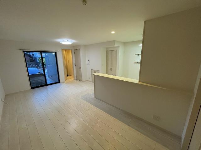 中野本町　中古一戸建てのダイニング|LDK16.3帖　対面キッチン
■物件内覧・資金計画相談・住宅ローン相談、リフォーム相談、お問合せ受付中■
※当日・翌日のご内覧、ご相談はお電話でのお問合せがスムーズです！