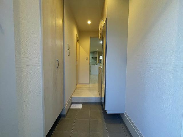 中野本町　中古一戸建ての内装|玄関ホール
■物件内覧・資金計画相談・住宅ローン相談、リフォーム相談、お問合せ受付中■
※当日・翌日のご内覧、ご相談はお電話でのお問合せがスムーズです！