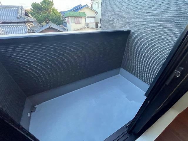 中野本町　中古一戸建てのバルコニー|■物件内覧・資金計画相談・住宅ローン相談、リフォーム相談、お問合せ受付中■
※当日・翌日のご内覧、ご相談はお電話でのお問合せがスムーズです！