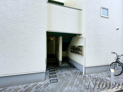 【エントランス】 | カユーハ大宮 | 清潔なエントランスです