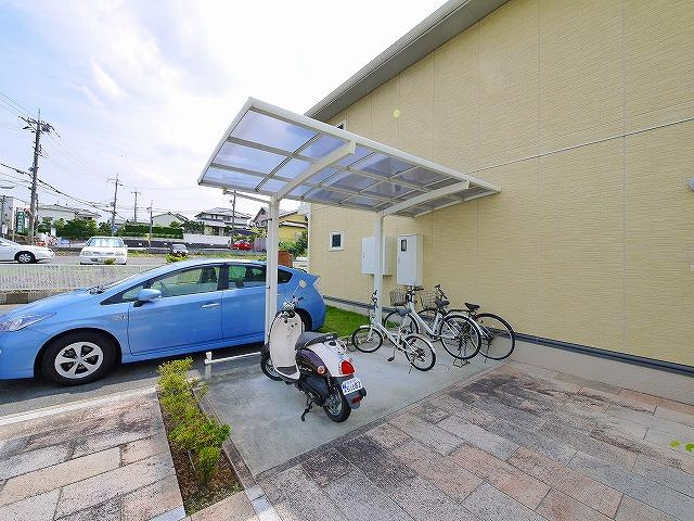 ブリッサコート（中山町）のその他共用部分|屋根付きの自転車置き場