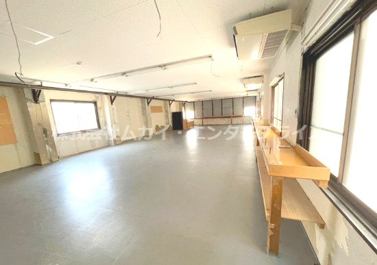 此花区花日出中2丁目　貸事務所の内装|きれいな内装です