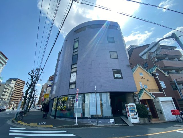 信明ビルの外観