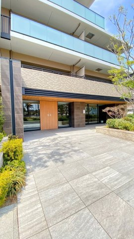 ルネ西宮甲子園のエントランス