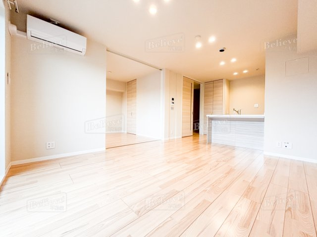 シャーメゾンレジデンス夜明の居間・リビング|広いリビングです☆