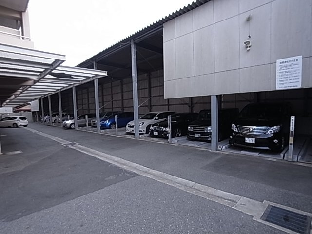 神戸市長田区二番町１丁目の賃貸マンションの駐車場