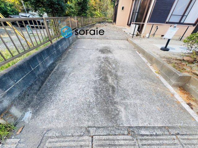 日高市新堀　中古戸建の駐車場|11/7　撮影